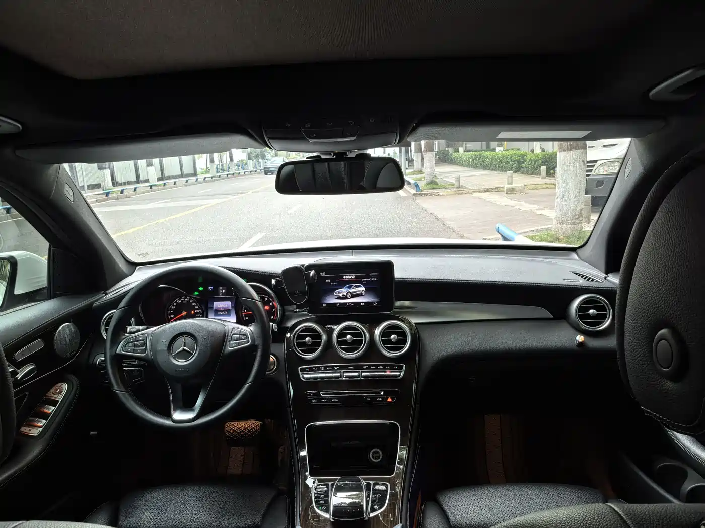 Mercedes-Benz GLC 2017 GLC 260 4MATIC Dynamic фото 5