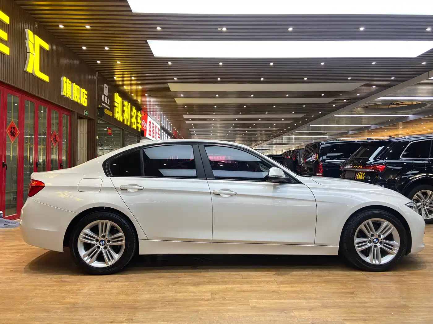 BMW 3 Series 2016 320i Fashion Model фото 24