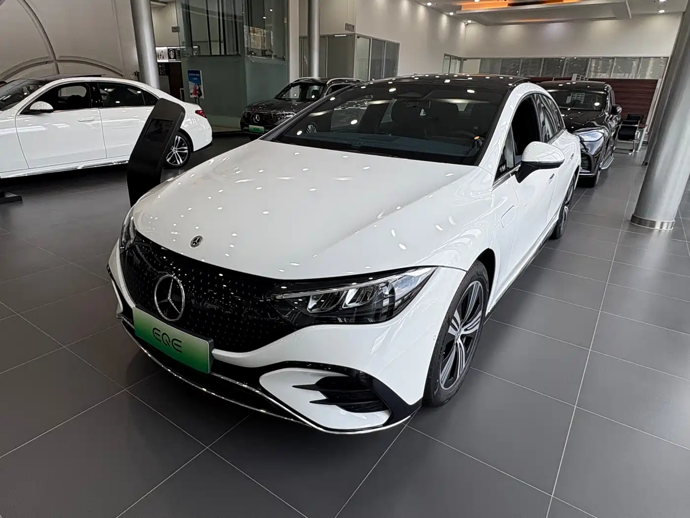 Mercedes-Benz EQE 2025 500 4MATIC Pioneer