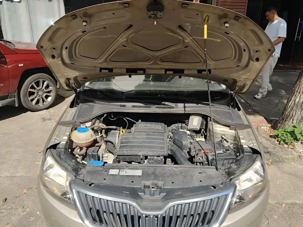 Фото 20 - Škoda Rapid