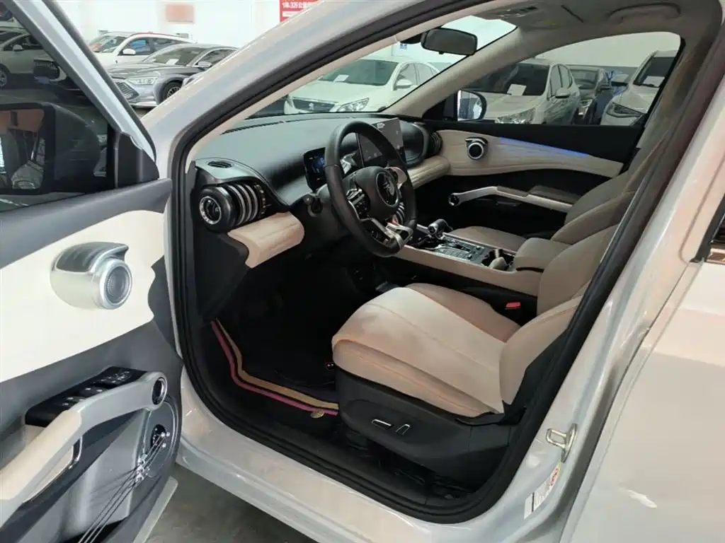 BYD Yuan PLUS 2024 Glory Edition 510KM Leading фото 16