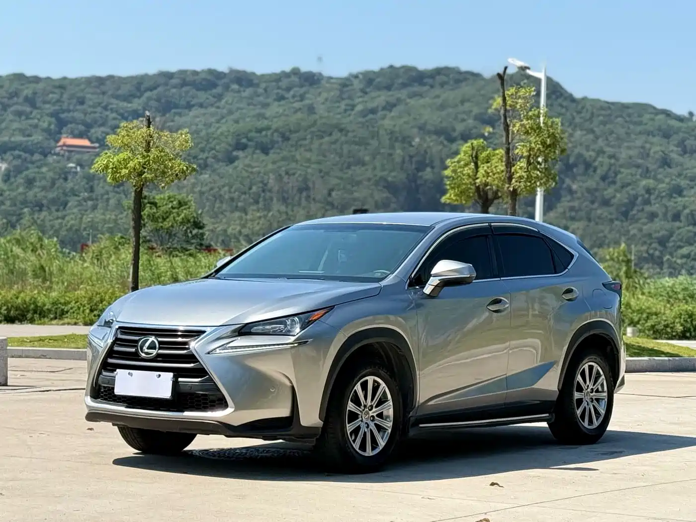Lexus NX 2015 200 FWD Premium