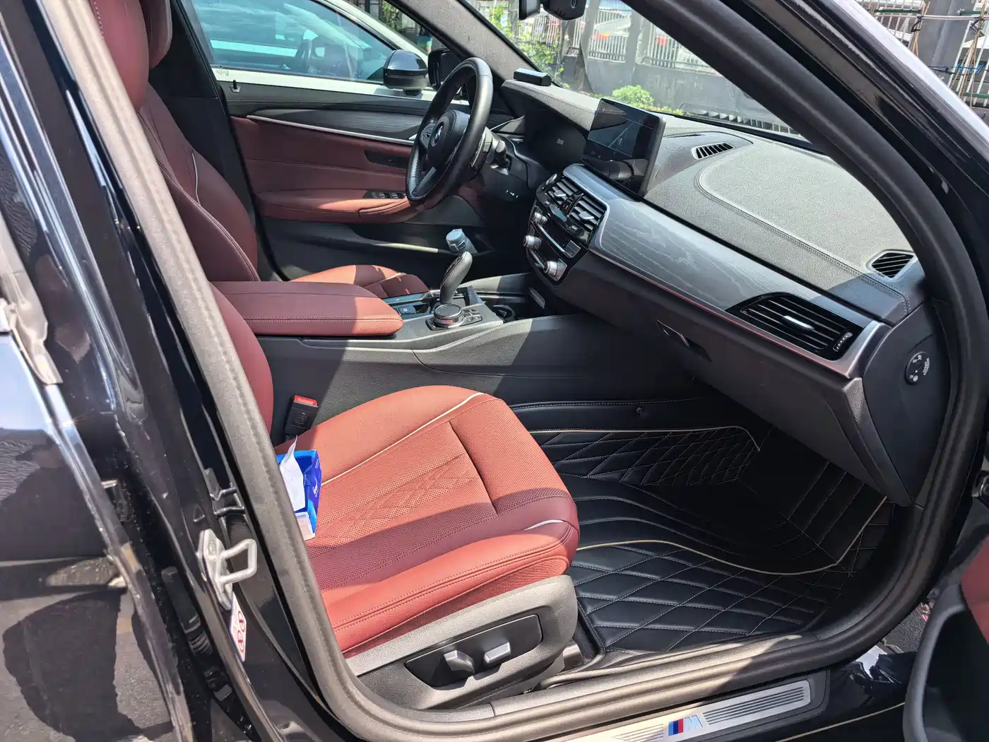 BMW 5 Series 2023 Facelift 530Li Leading M Sport Package фото 14