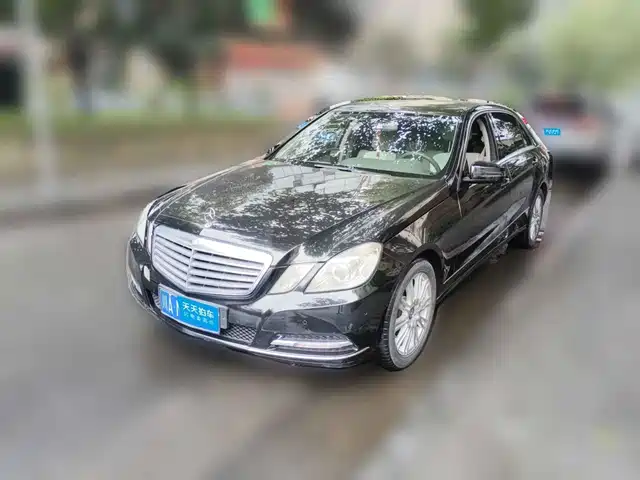 Mercedes-Benz E-Class 2013 Model E 260 L CGI Elegance — фото 1