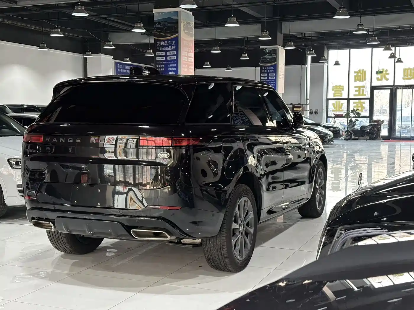 Land Rover Range Rover Sport 2024 400PS Dynamic SE фото 9