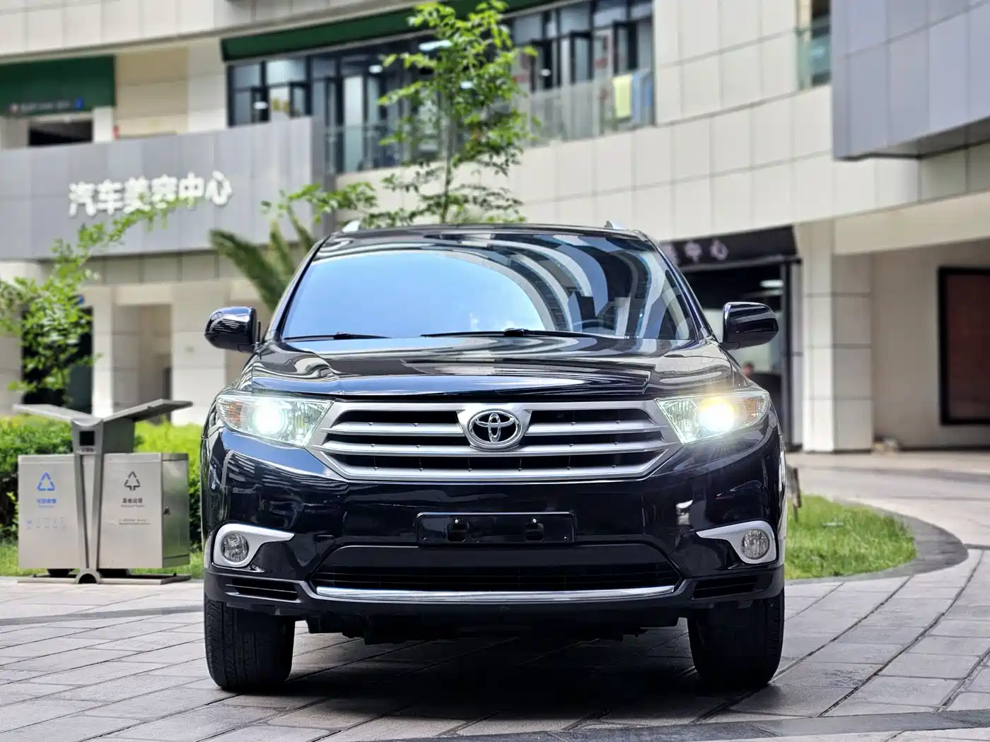 Toyota Highlander 2012 2.7L 2WD 5-seater Elite Edition фото 2