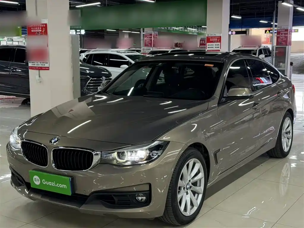 BMW 3 Series GT 2018 320i Fashion фото 3
