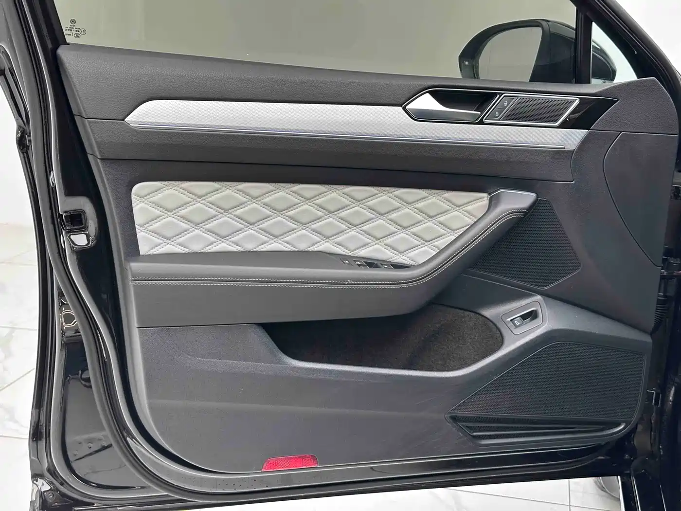 Volkswagen Magotan 2025 Facelift Public Edition 330TSI DSG Luxury фото 8