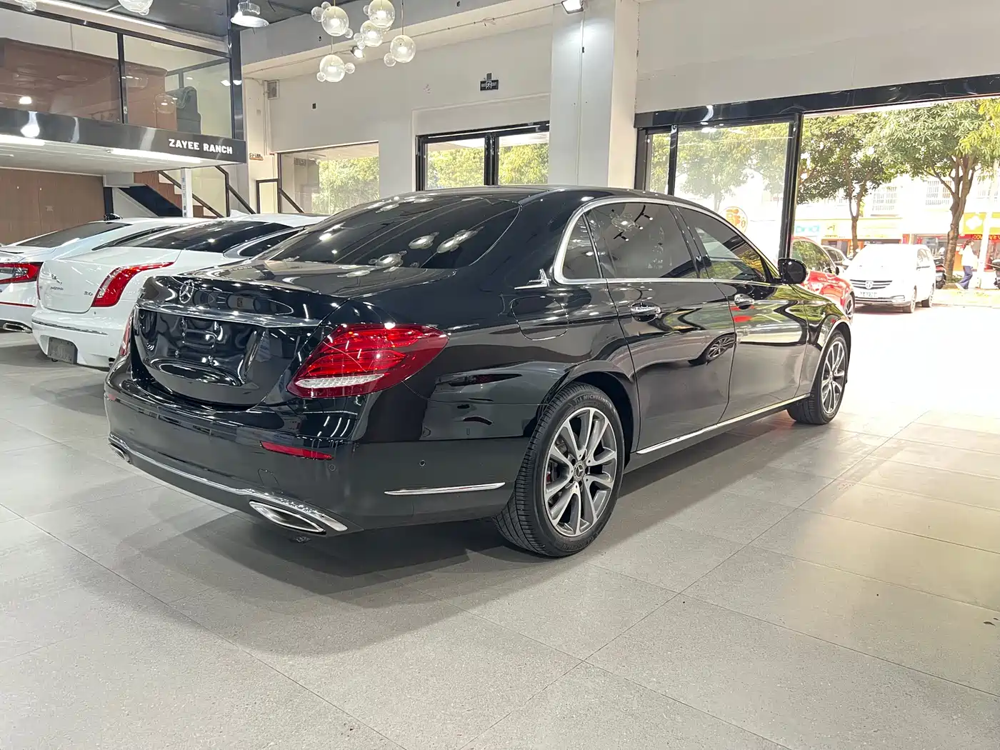 Mercedes-Benz E-Class 2019 Facelift E 300 L Luxury фото 6