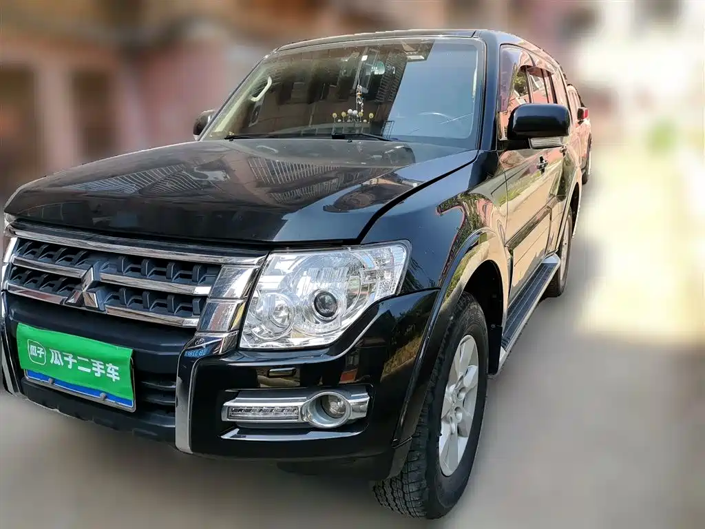 Mitsubishi Pajero (Import) 2016 3.0L Automatic Standard (China V) фото 2