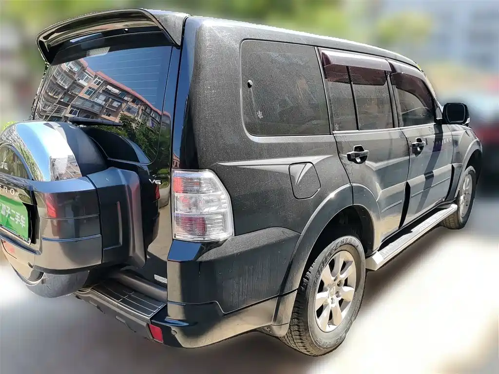 Mitsubishi Pajero (Import) 2016 3.0L Automatic Standard (China V) фото 5