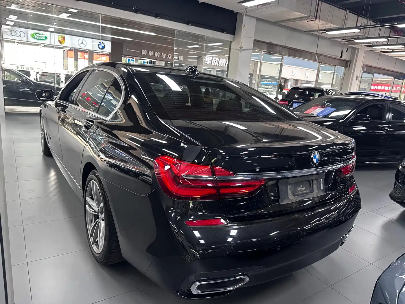 BMW 7 Series 2018 730Li Leading Type M Sport Package фото 13