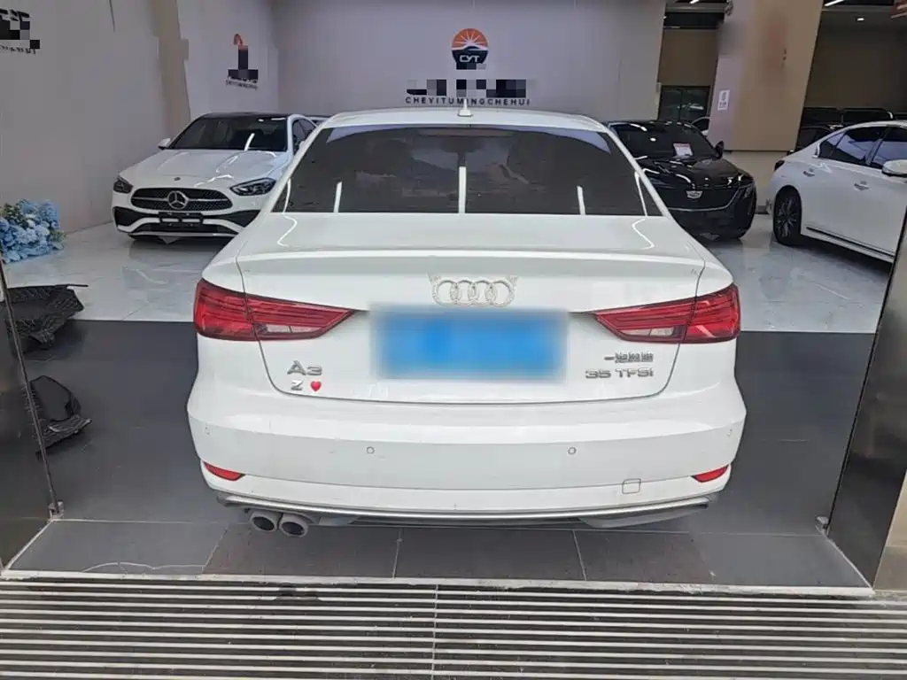 Audi A3 2018 30th Anniversary Limousine 35 TFSI Style фото 6
