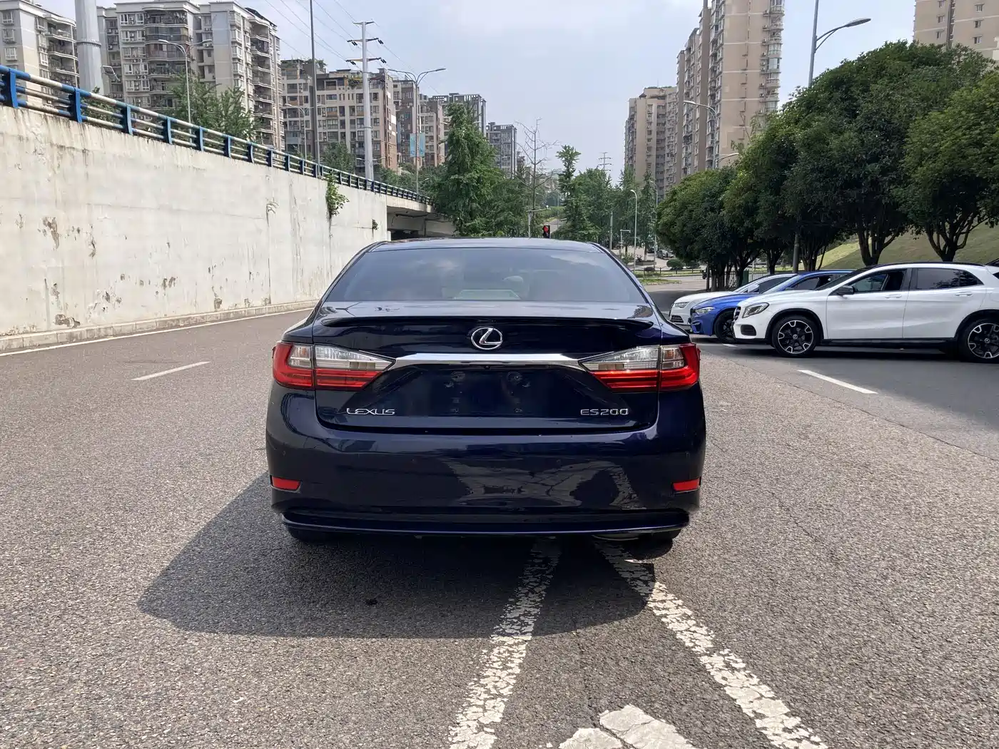 Lexus ES 2015 200 Elite Edition фото 12