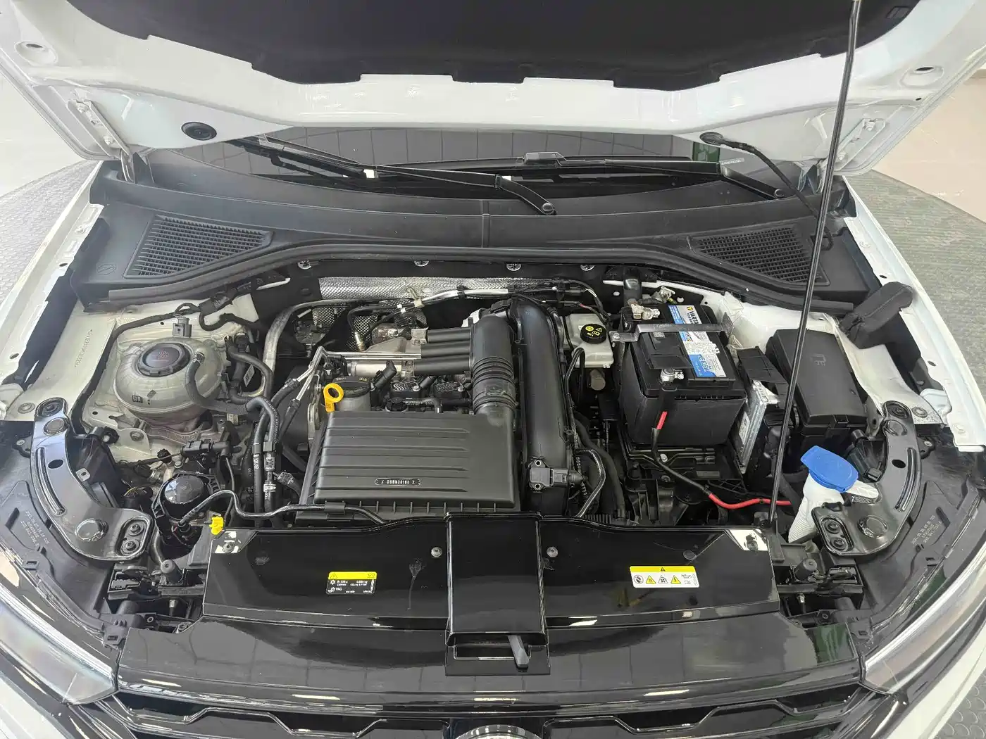 Volkswagen T-ROC 2021 Facelift 280TSI DSG 2WD Comfort Smart Connect Edition фото 24