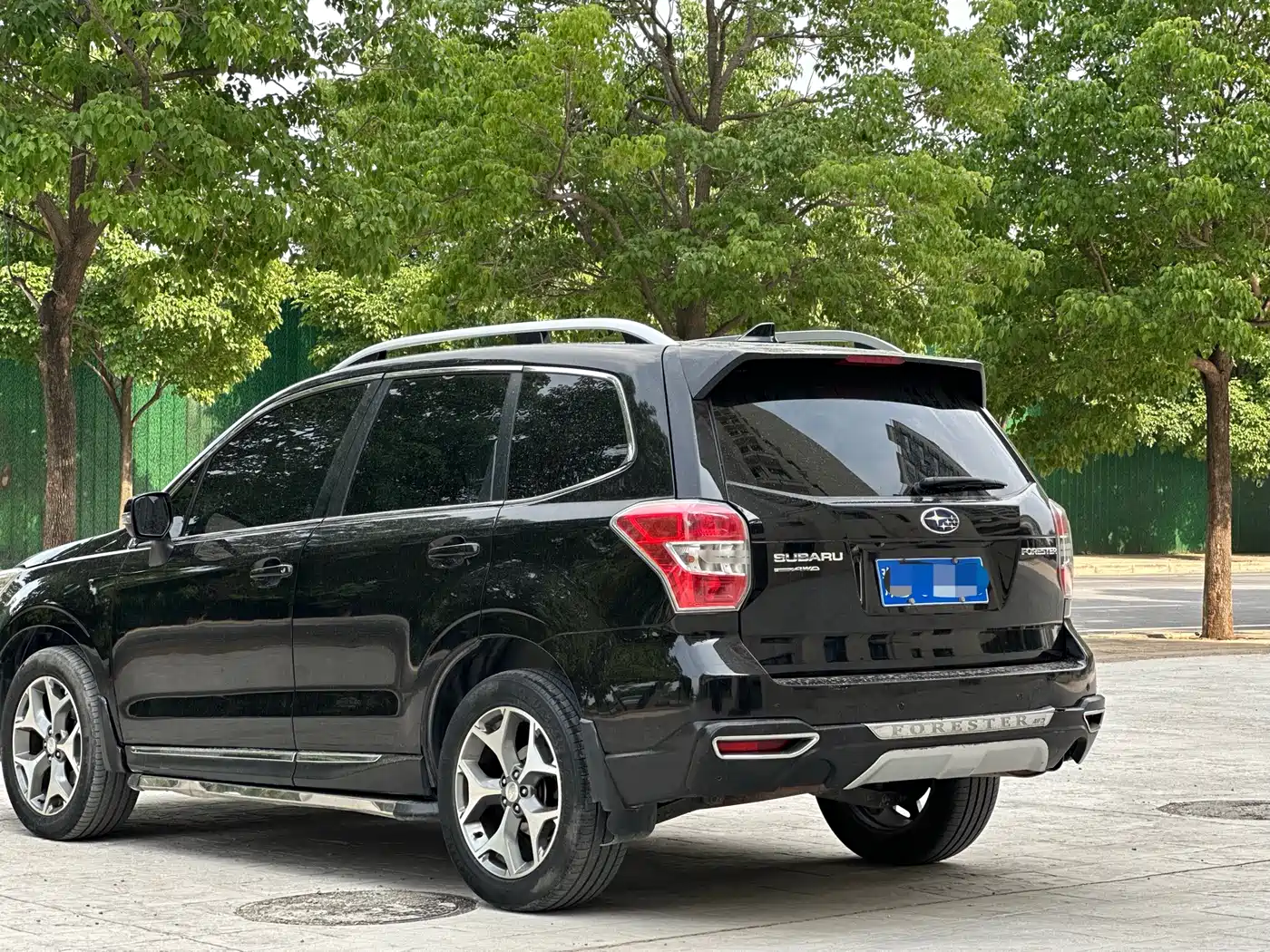Subaru Forester 2015 2.5i Special Commemorative Edition фото 8