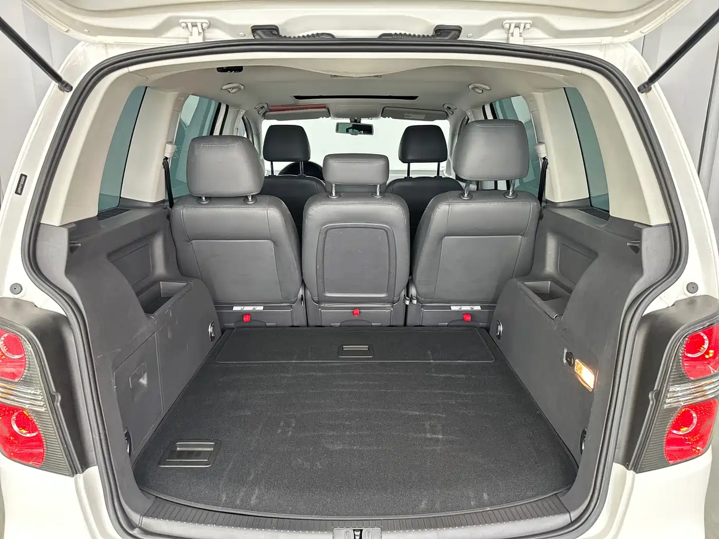 Volkswagen Touran 2015 1.4T DSG Flagship Edition 5-seater фото 38