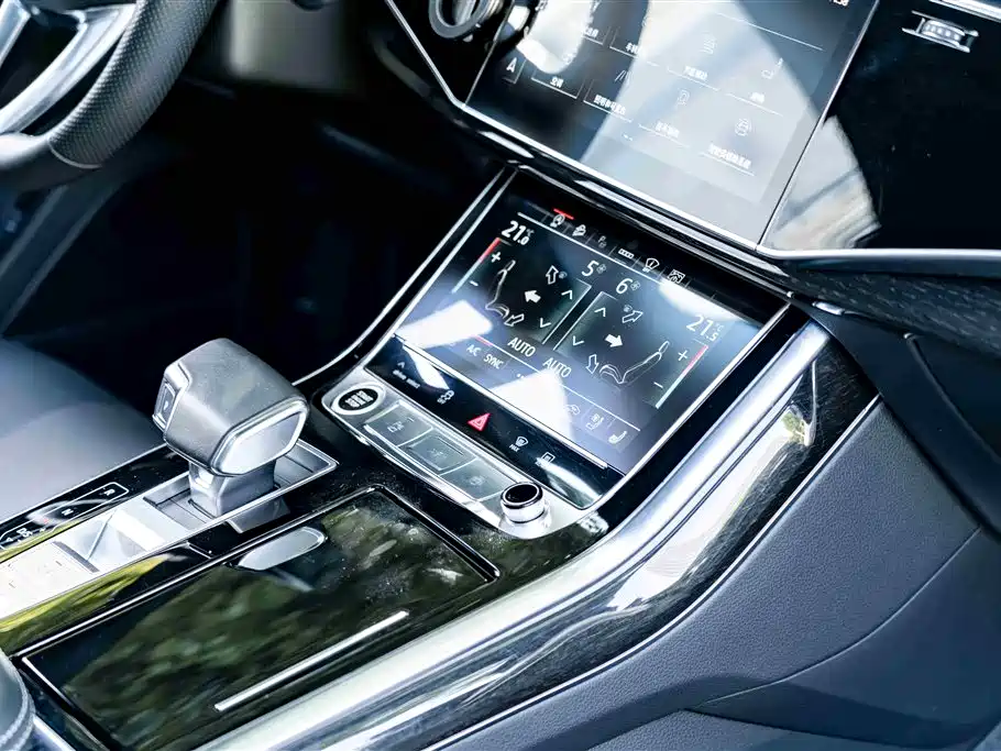 Audi Q8 2022 55 TFSI Premium Selection Dynamic фото 19