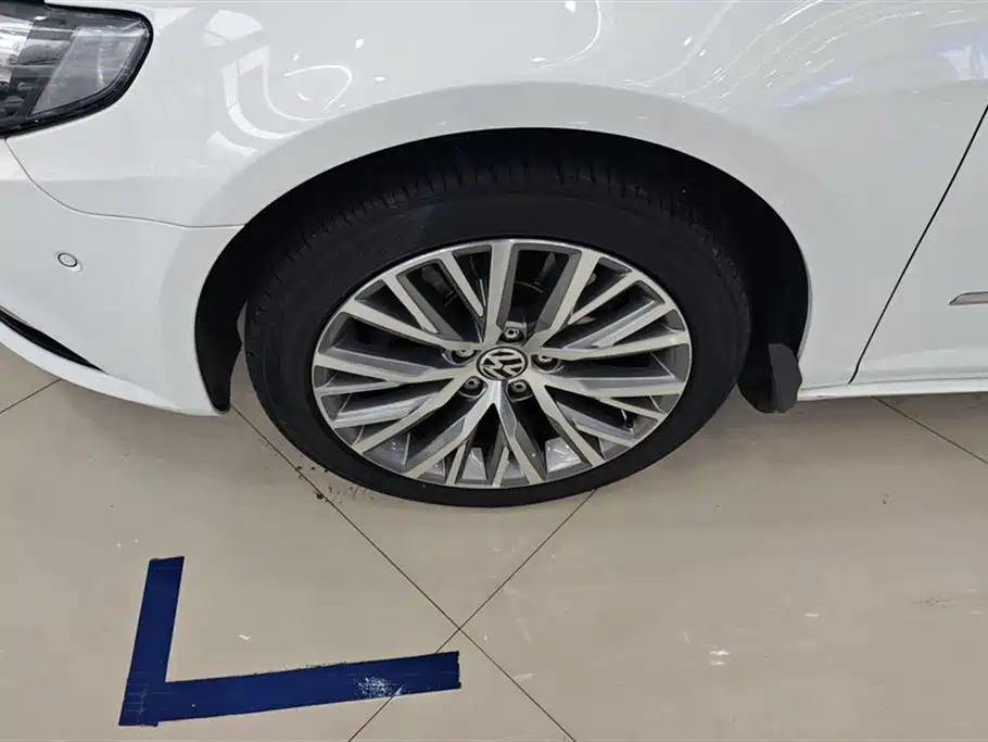 Volkswagen FAW-Volkswagen CC 2018 1.8TSI Luxury фото 6