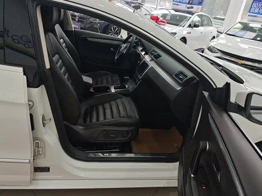 Volkswagen FAW-Volkswagen CC 2018 1.8TSI Luxury фото 8