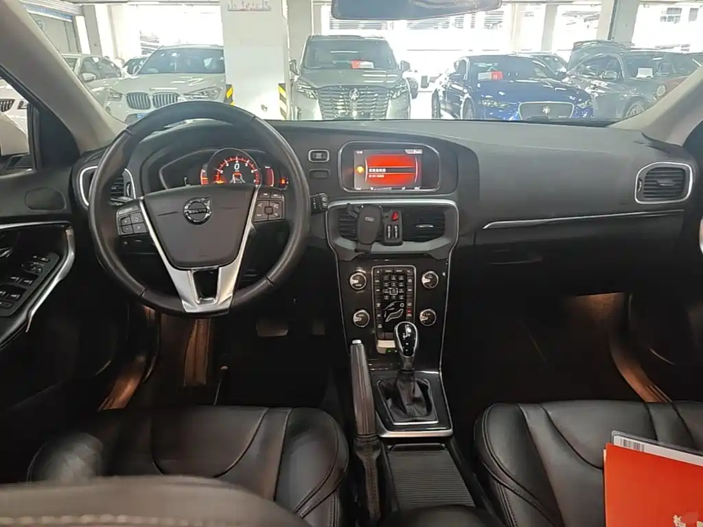 Volvo V40 2019 2018 T3 Inscription Edition