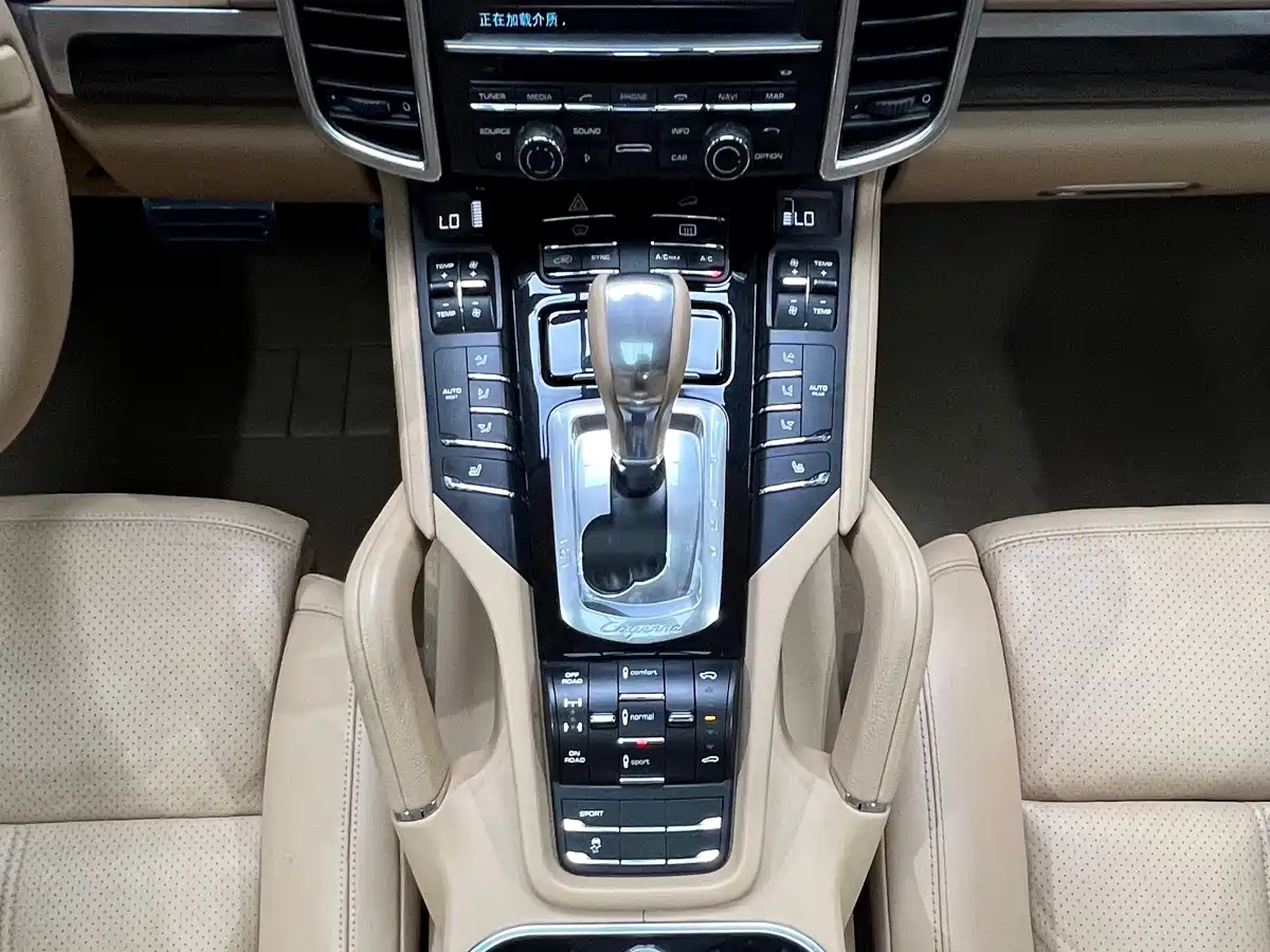 Фото 15 - Porsche Cayenne