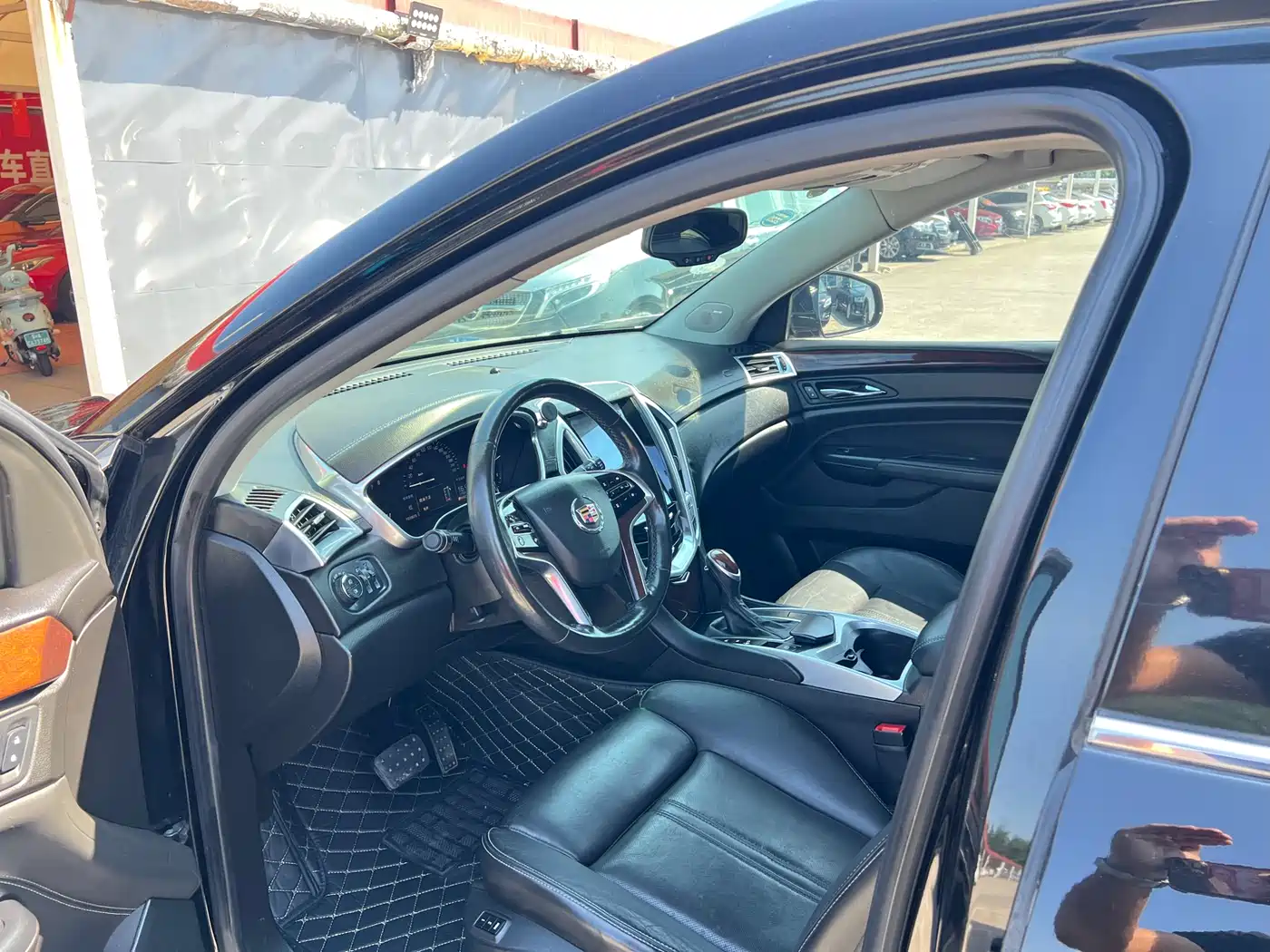 Cadillac SRX 2014 3.0L Luxury Model фото 10