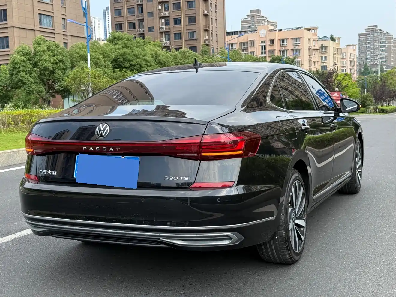 Volkswagen Passat 2022 330TSI Starlight Elite Edition фото 7