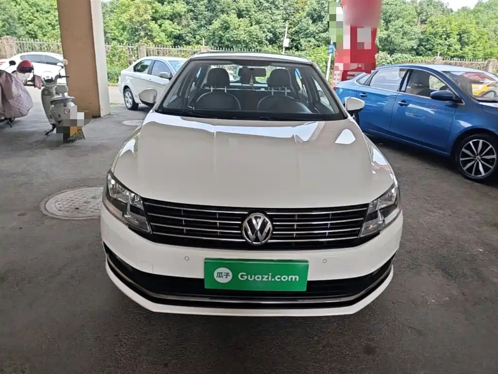 Volkswagen Lavida 2017 1.6L Automatic Comfort Edition фото 3