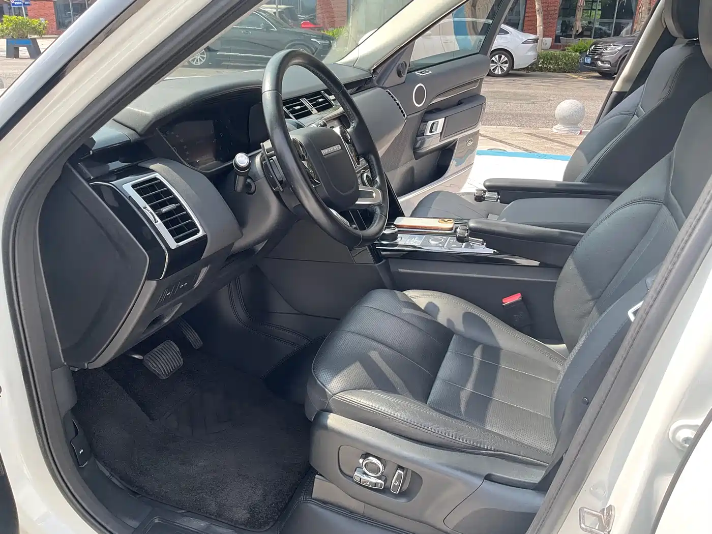 Land Rover Discovery 2020 3.0 SC V6 SE фото 7