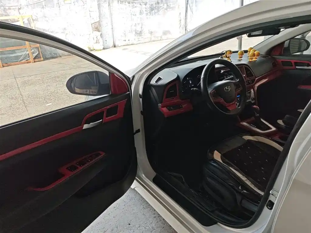 Hyundai Elantra 2016 Model 1.6L Automatic Smart Elite фото 23