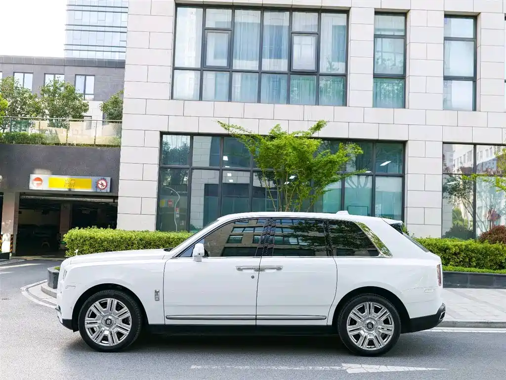 Rolls-Royce Cullinan 2023 2024 4-Seater