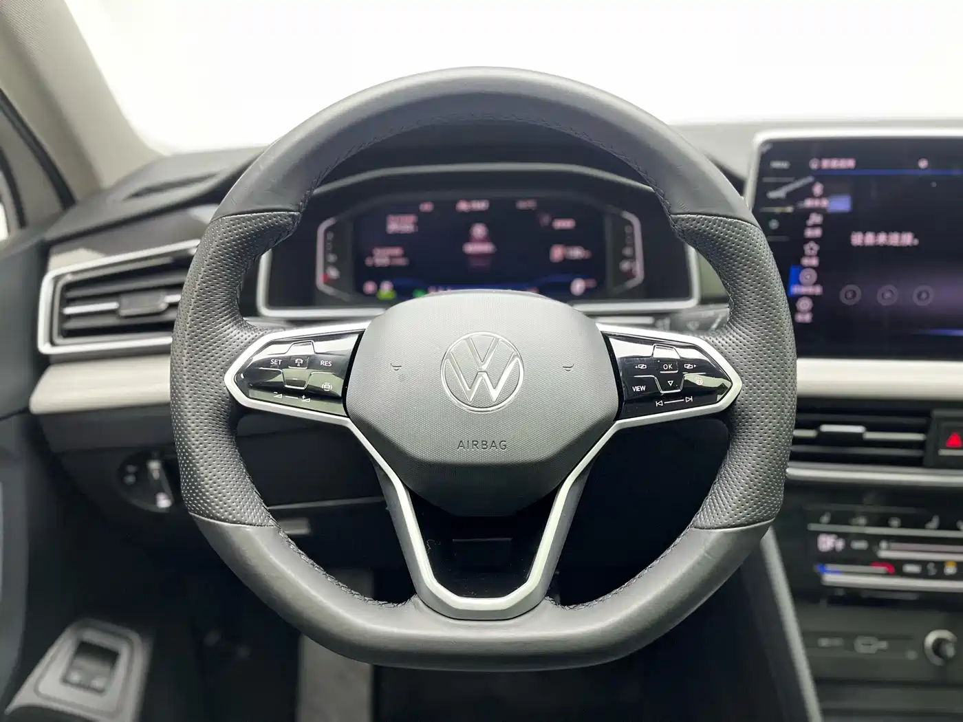 Volkswagen Tiguan L PHEV 2022 430PHEV Plug-in Hybrid Premium фото 10