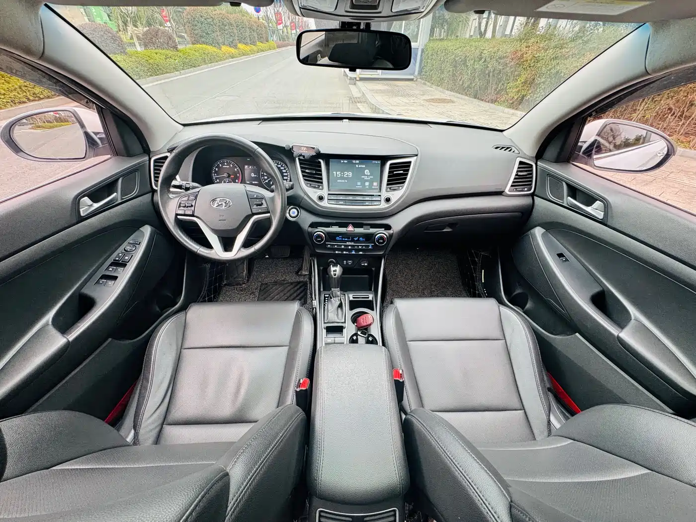 Hyundai Tucson 2018 1.6T DCT 2WD 15th Anniversary Special Edition фото 6