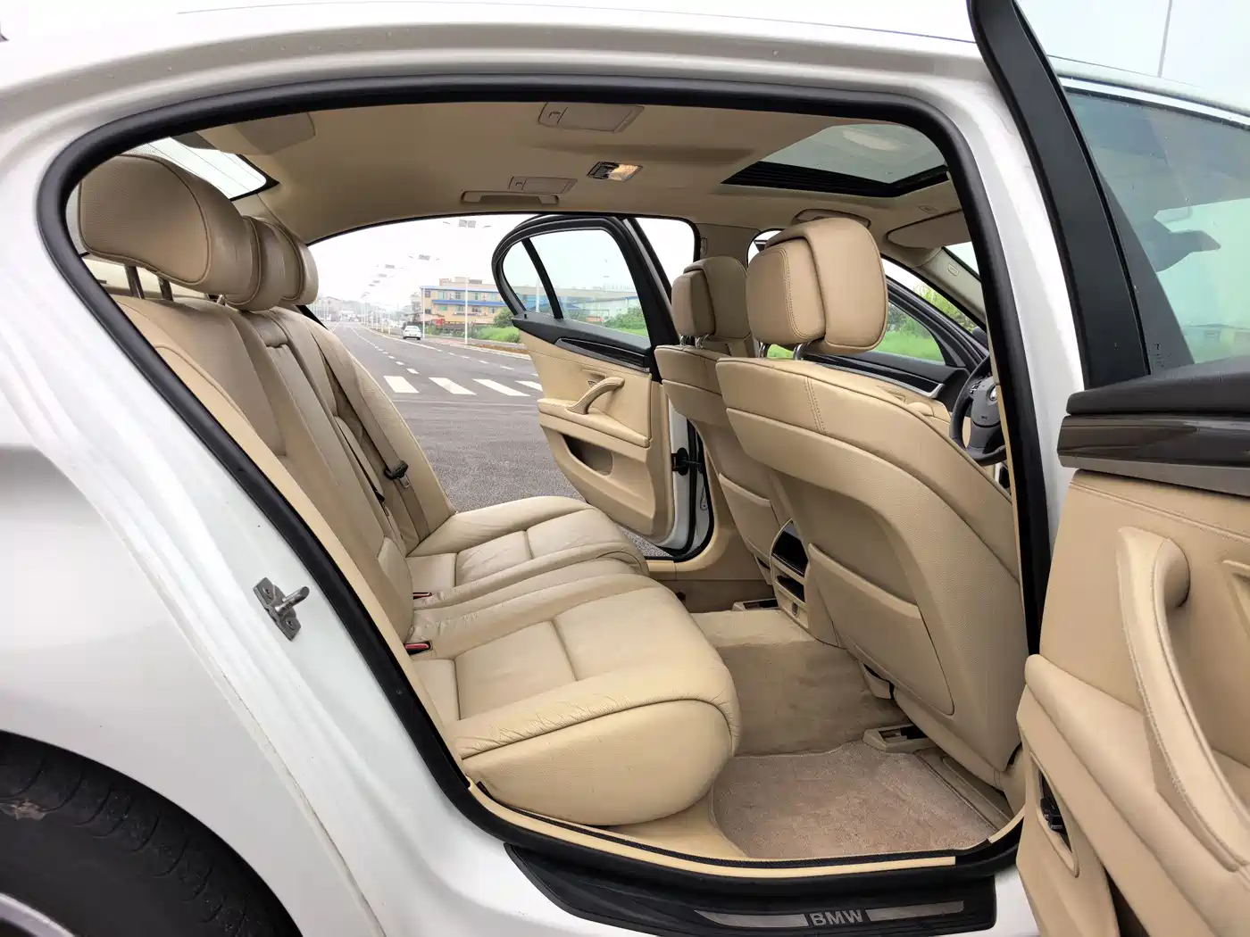BMW 5 Series 2013 520Li Elegance фото 15