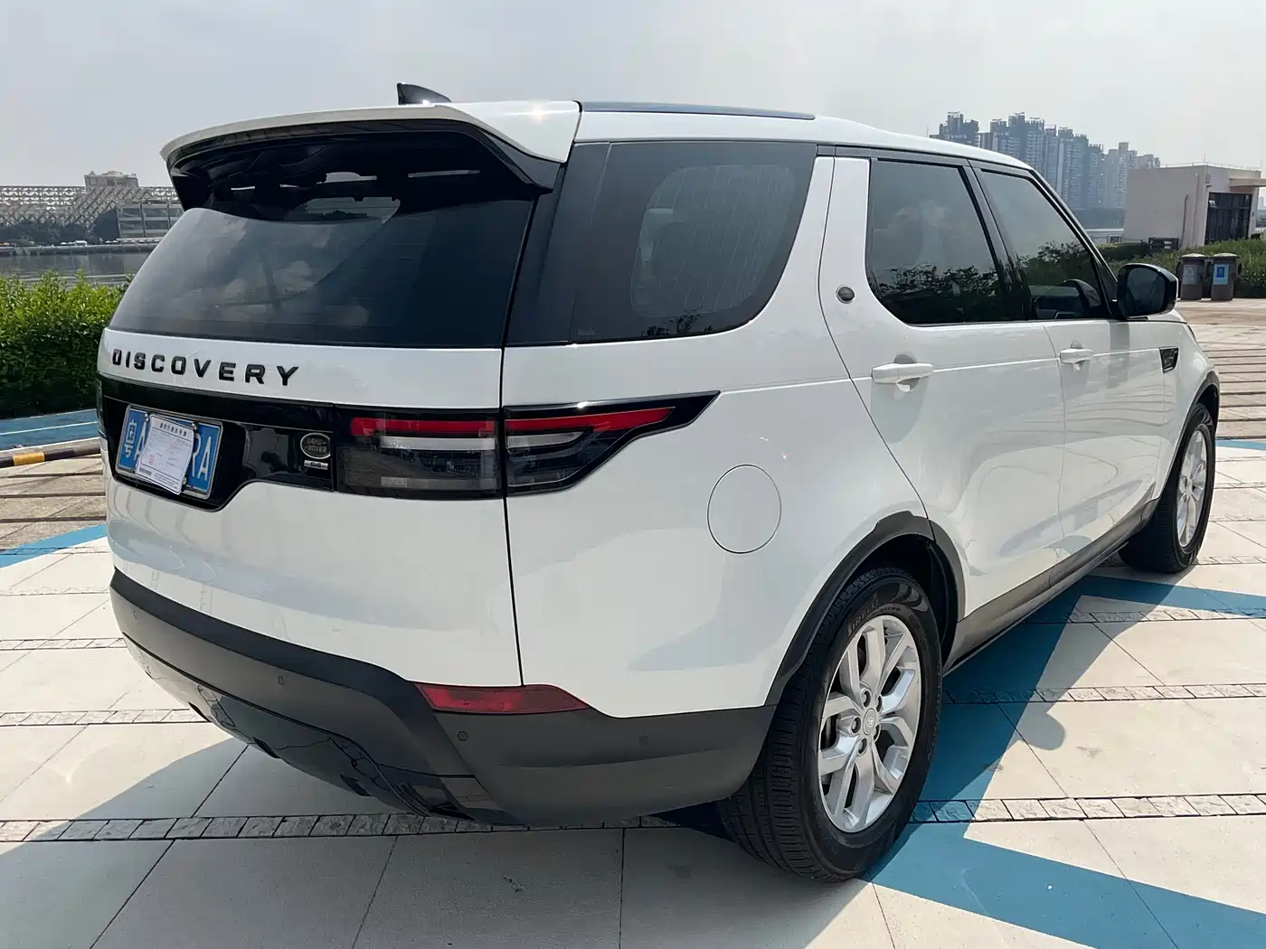 Land Rover Discovery 2020 3.0 SC V6 SE фото 6