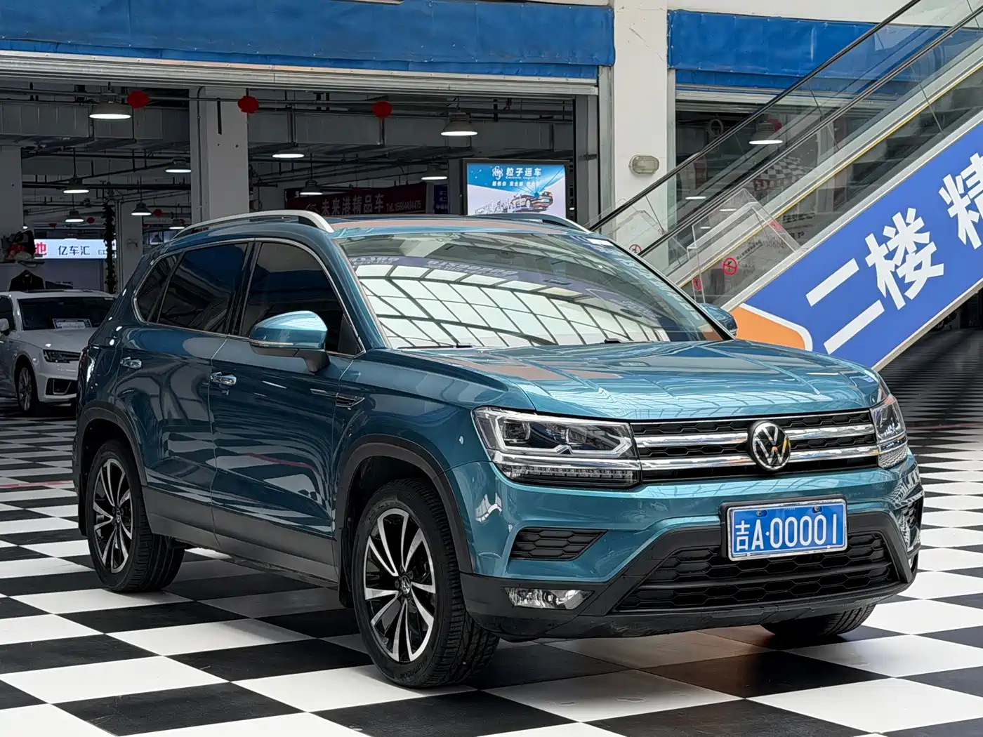 Volkswagen Tharu 2022 280TSI FWD Luxury Edition фото 3