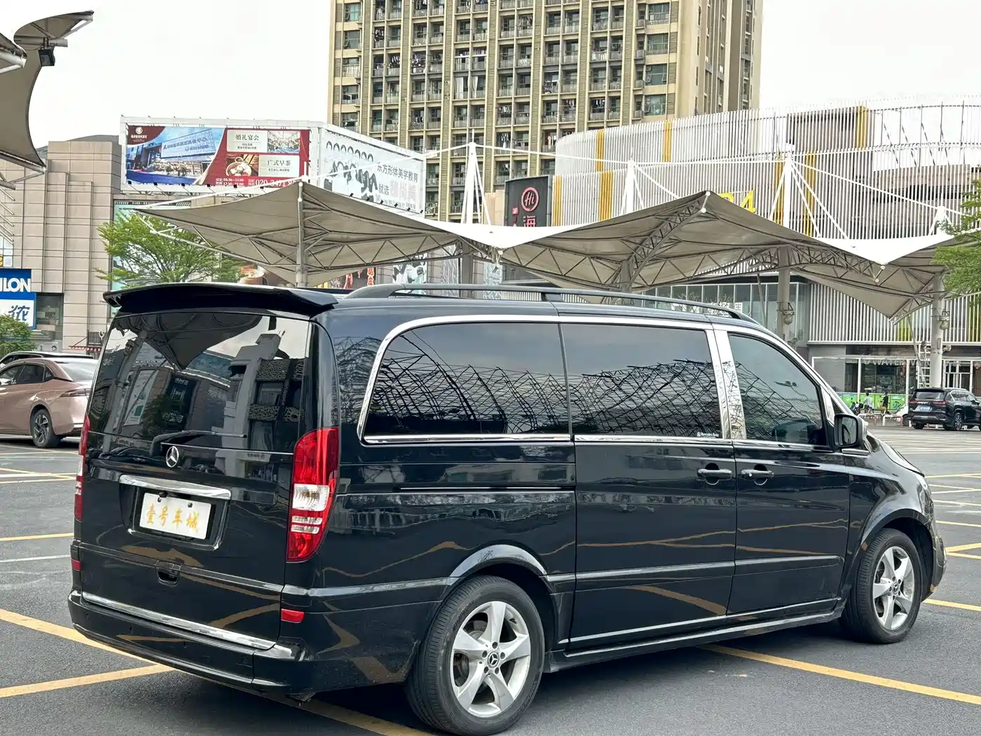 Mercedes-Benz Viano 2013 Model 3.0L Navigation Edition фото 6