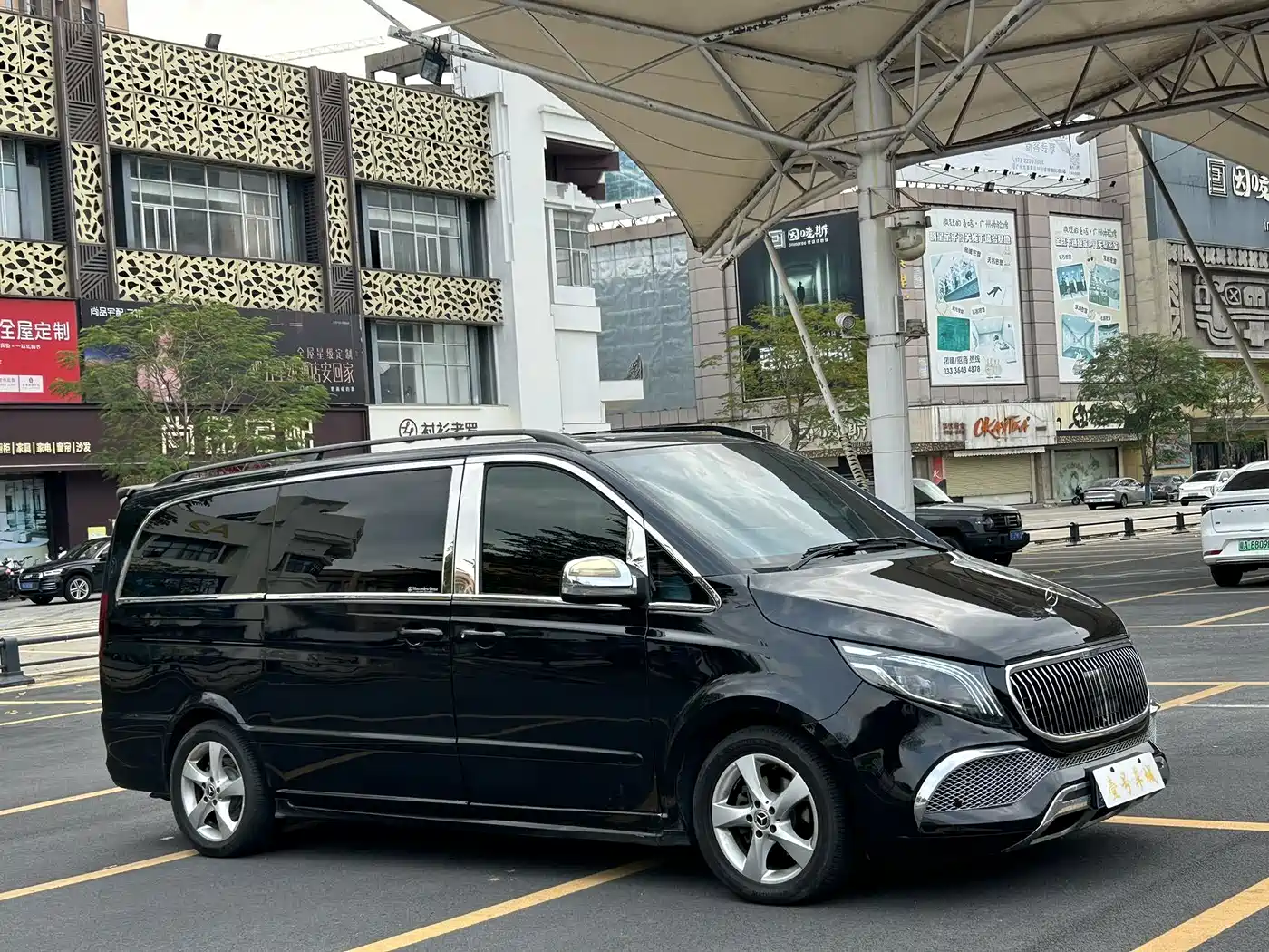 Mercedes-Benz Viano 2013 Model 3.0L Navigation Edition фото 3