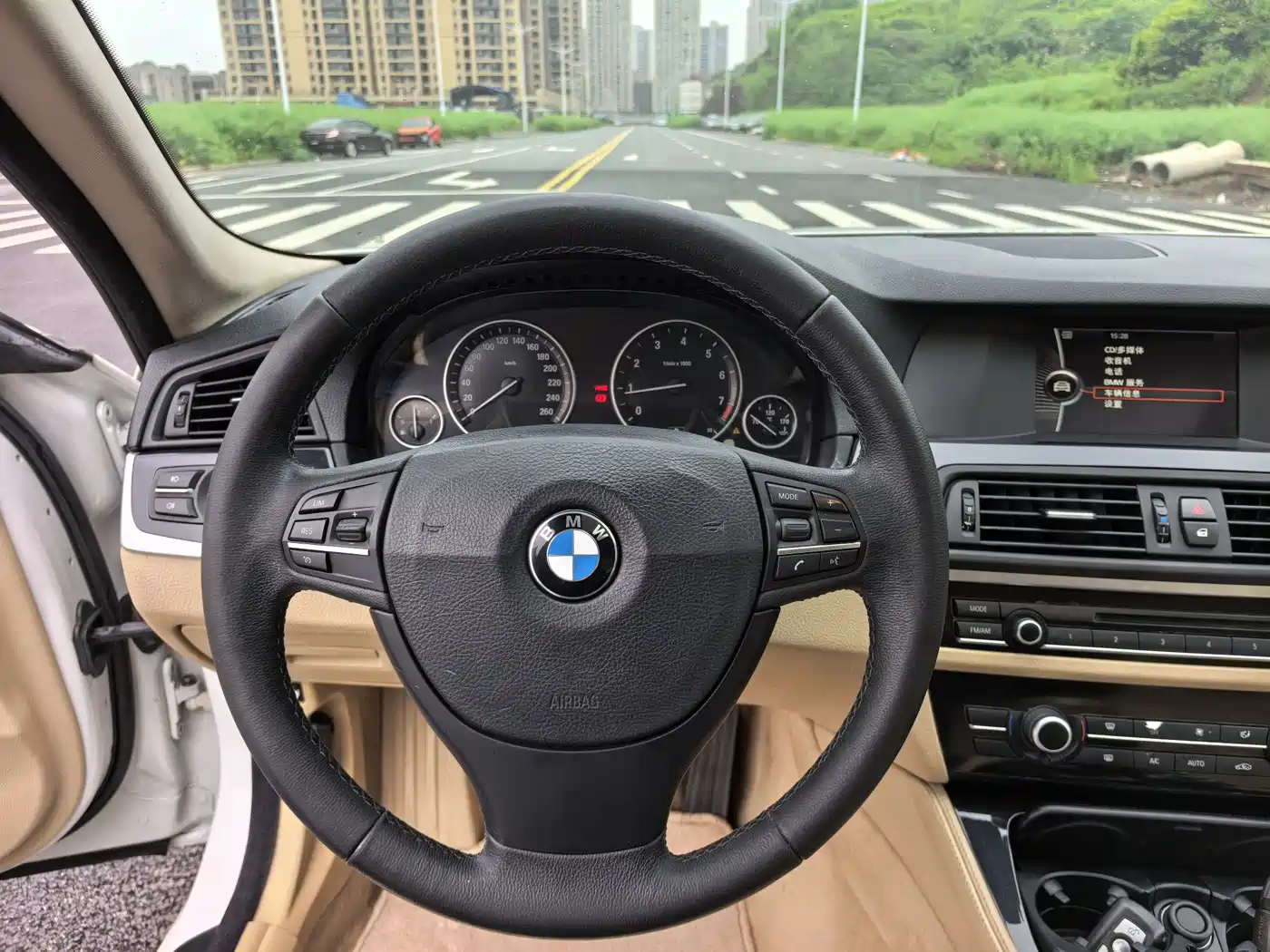 BMW 5 Series 2013 520Li Elegance фото 13