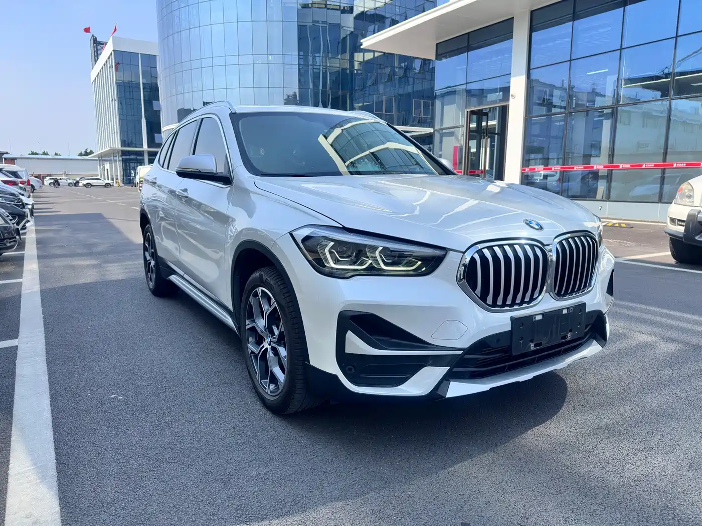 BMW X1 2022 sDrive20Li Fashion фото 3