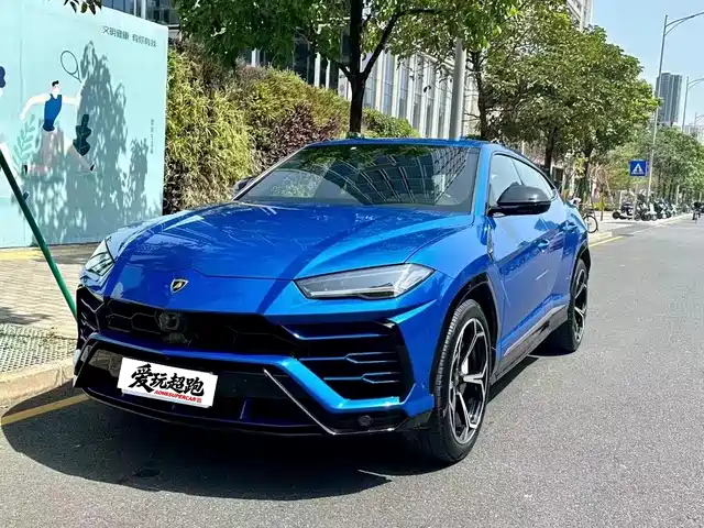Lamborghini Urus 4.0T V8
