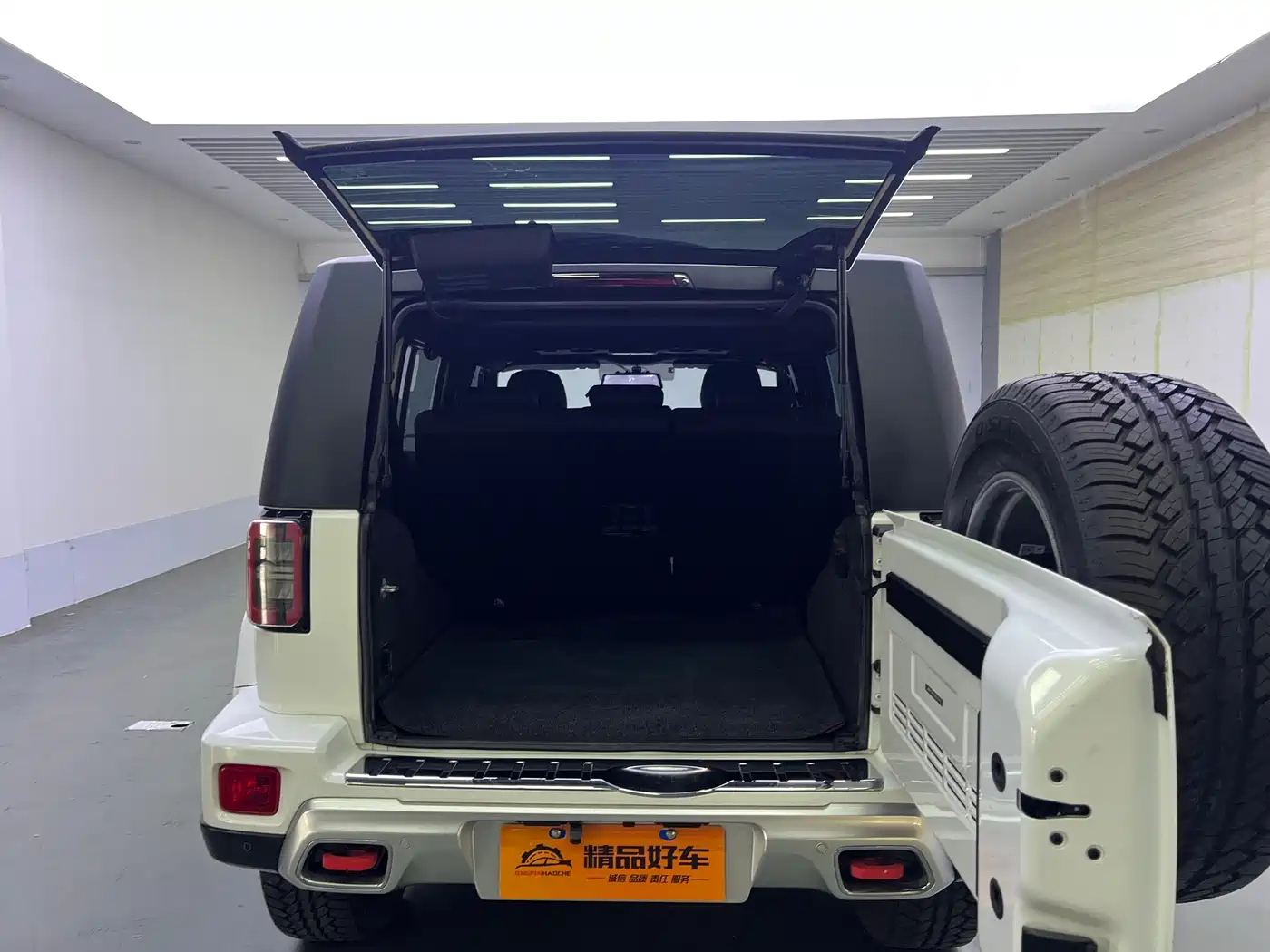 BAIC ORV Beijing Offroad BJ40 2024 2.0T Urban Hunter Glory Edition фото 8