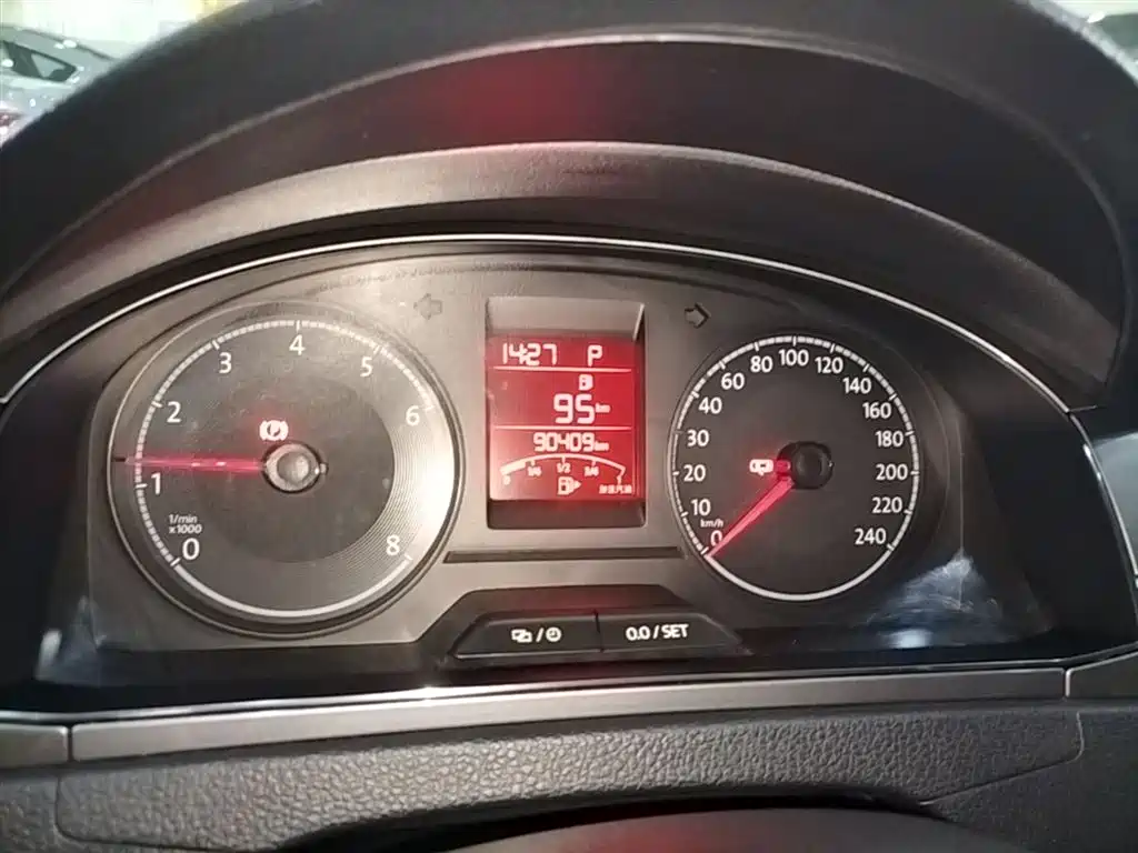 Volkswagen Santana 2018 1.5L Automatic Comfort Edition фото 12