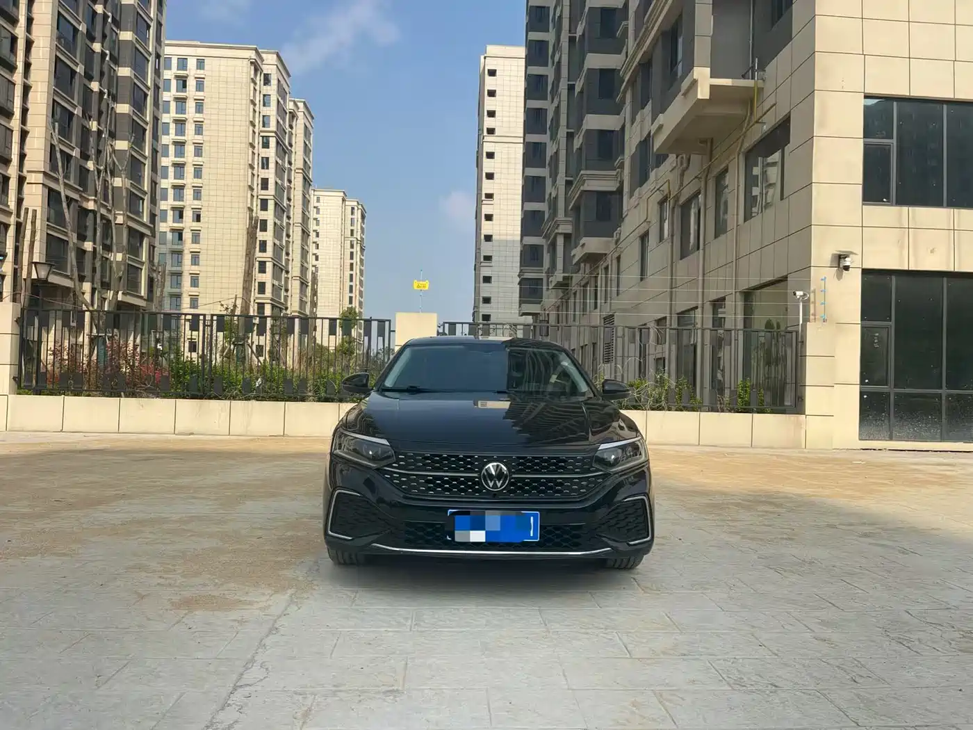 Volkswagen Passat 2025 Outstanding 380TSI Dragon Soaring Edition фото 2