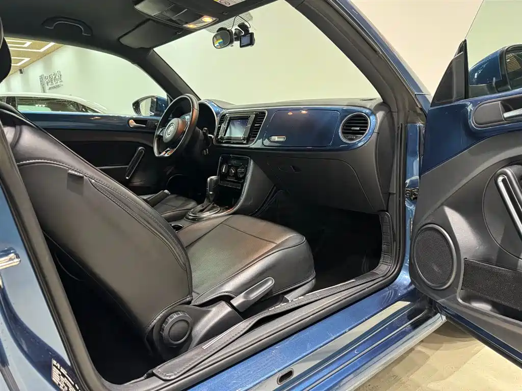 Volkswagen Beetle 2018 180TSI Easy Joy Edition фото 17