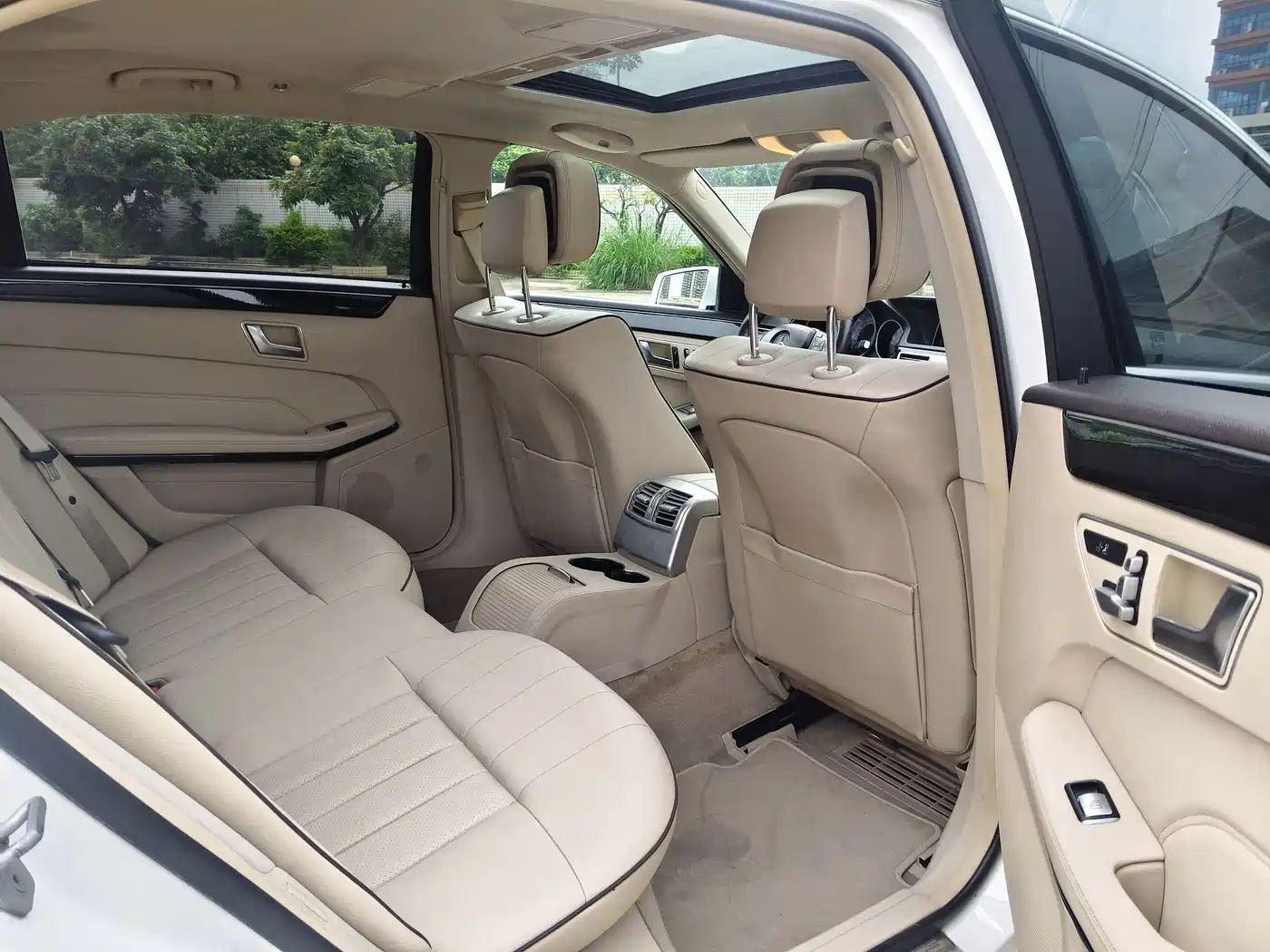 Mercedes-Benz E-Class 2015 E 260 L Sport фото 10