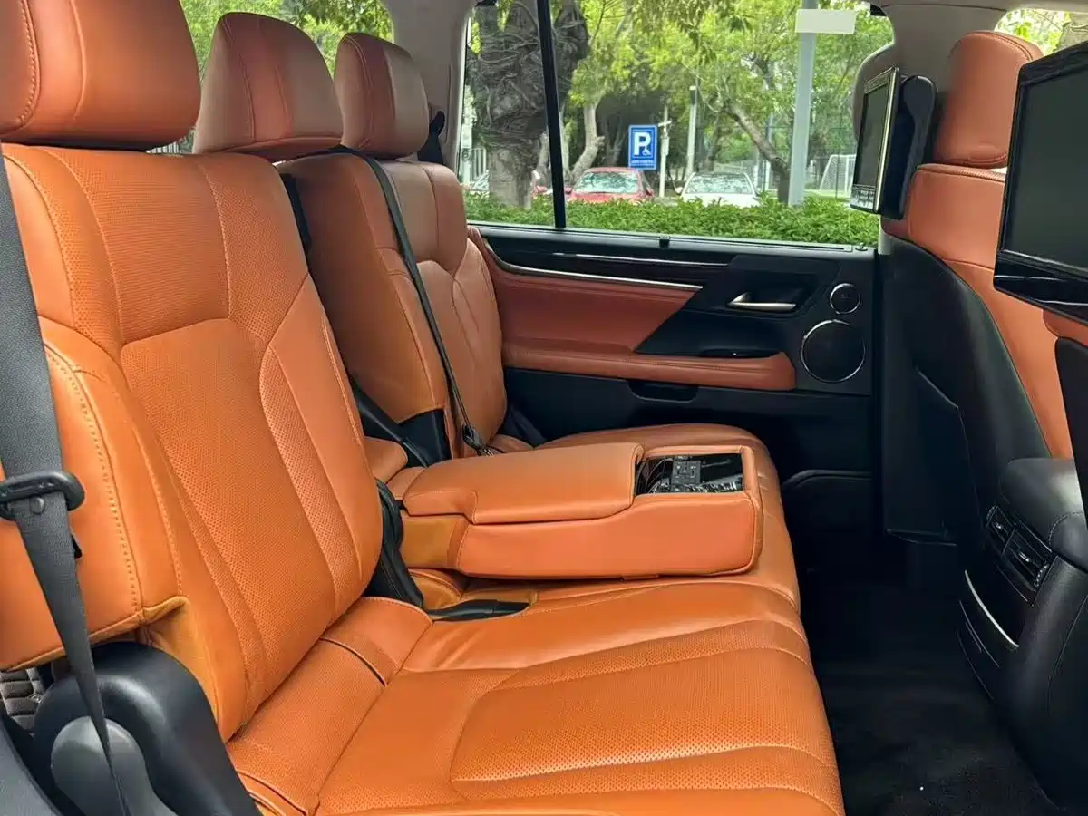 Lexus LX 2017 570 Dynamic Luxury фото 8