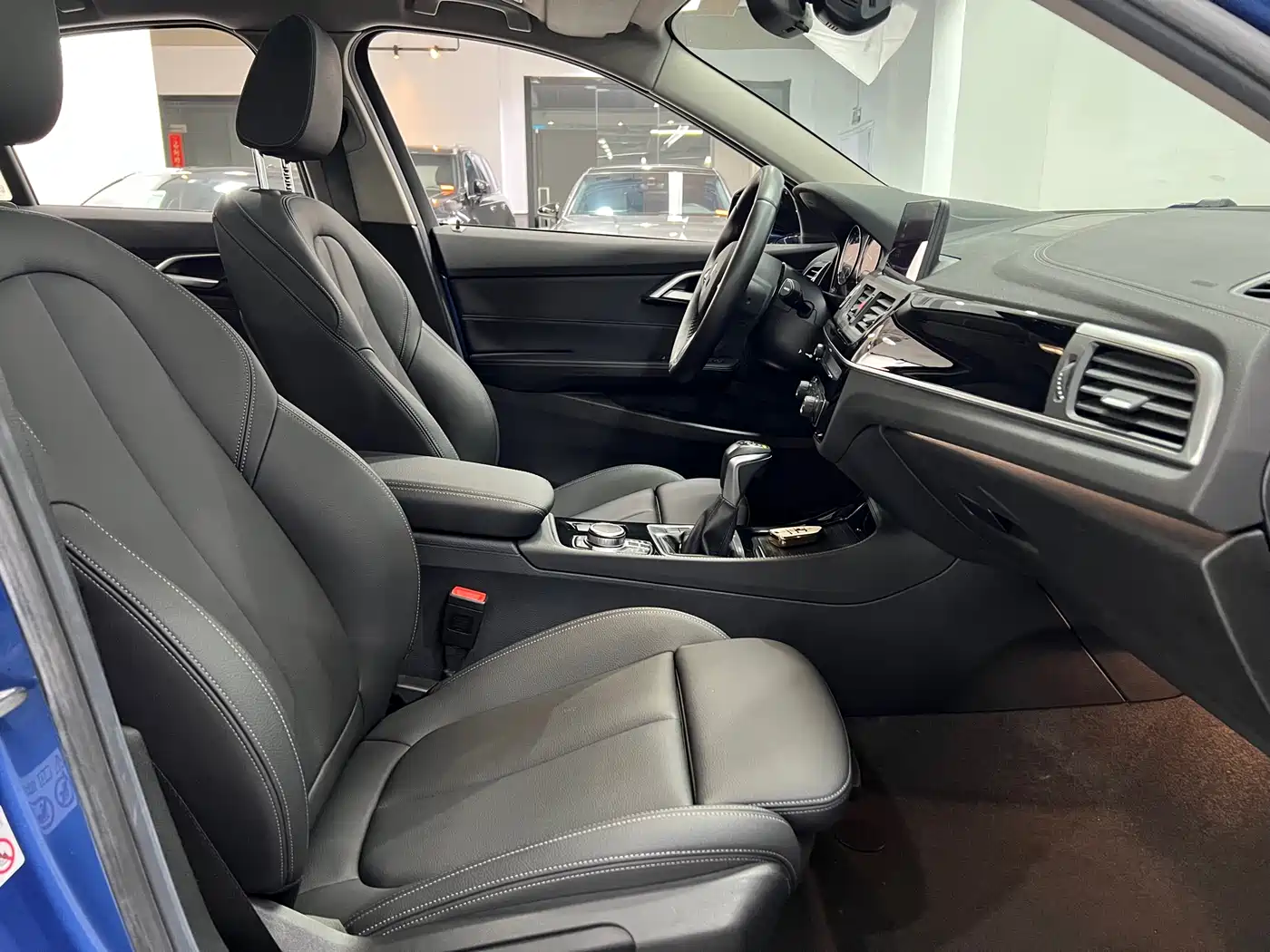 BMW 1 Series 2019 118i M Sport Package фото 13