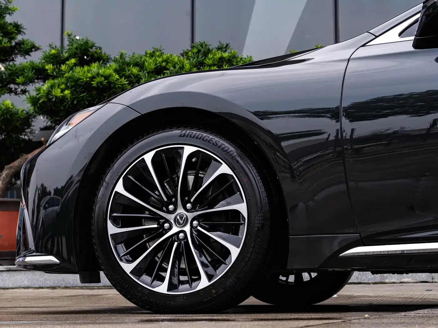 Lexus LS 2021 500h Executive Edition фото 7